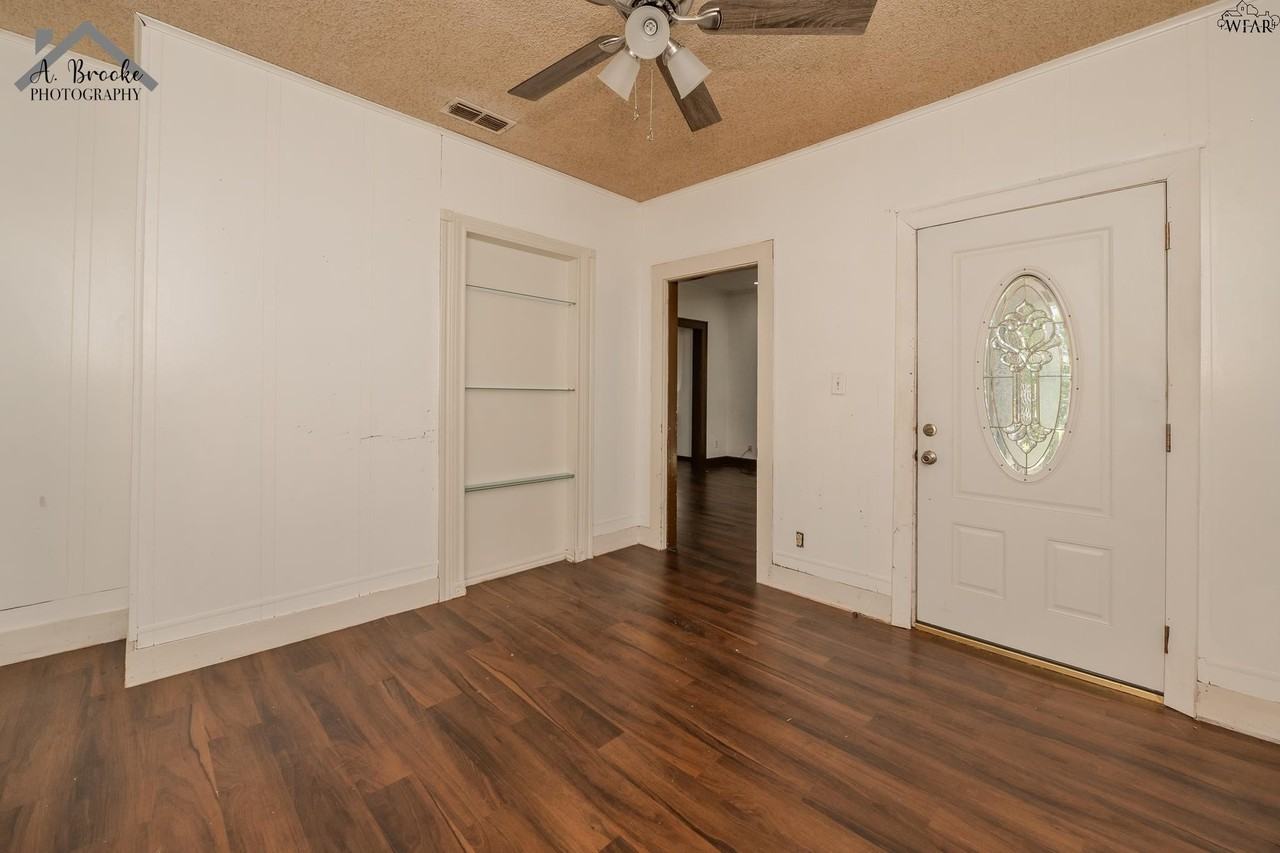 502 Marconi St - Photo 4 of 30