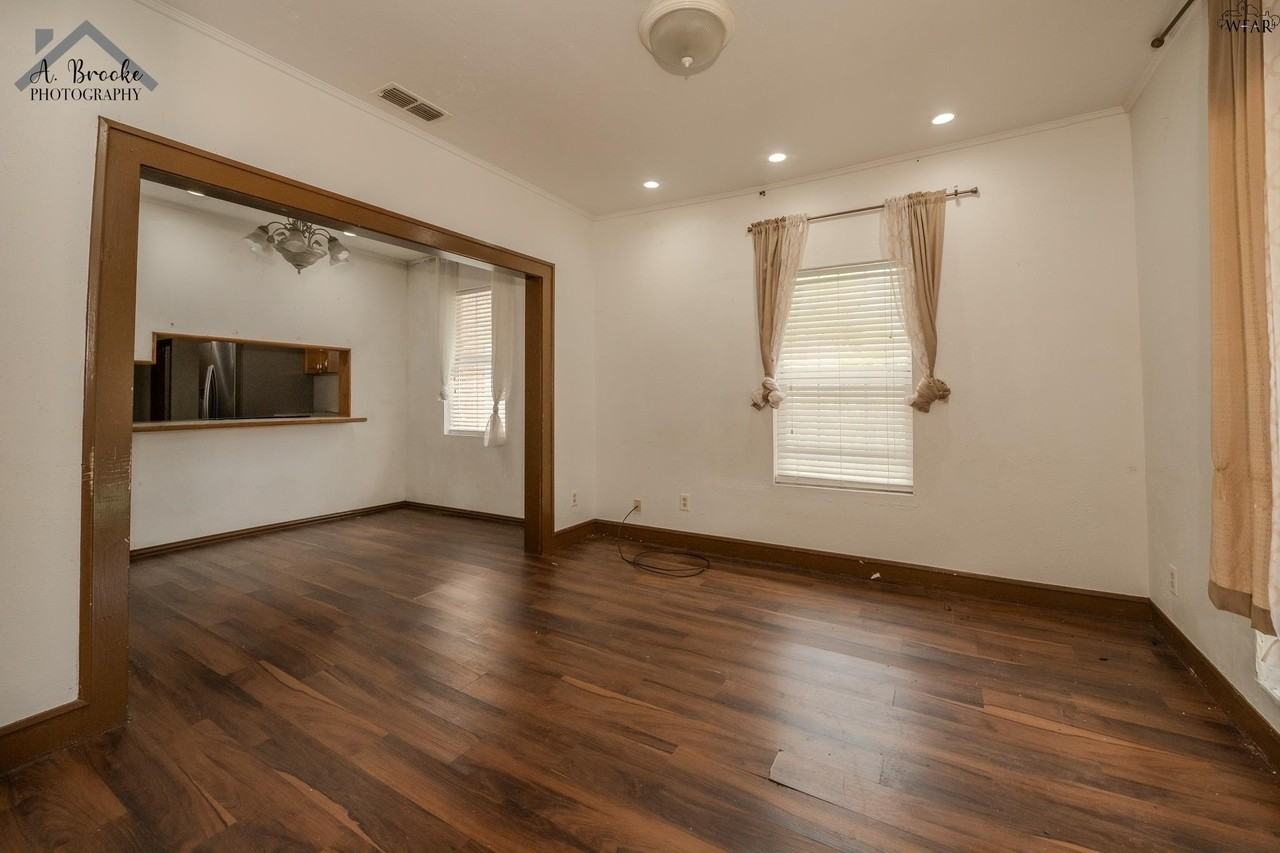 502 Marconi St - Photo 6 of 30