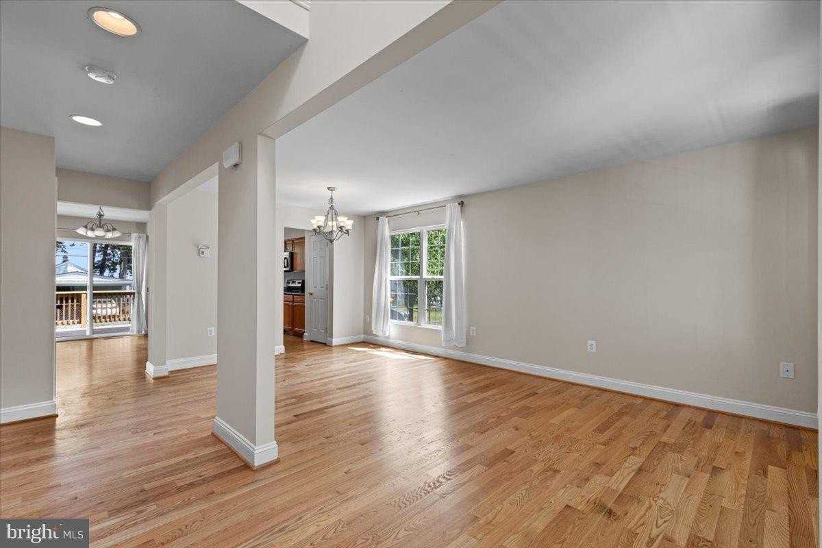 926 Walnut Ave - Photo 5 of 50