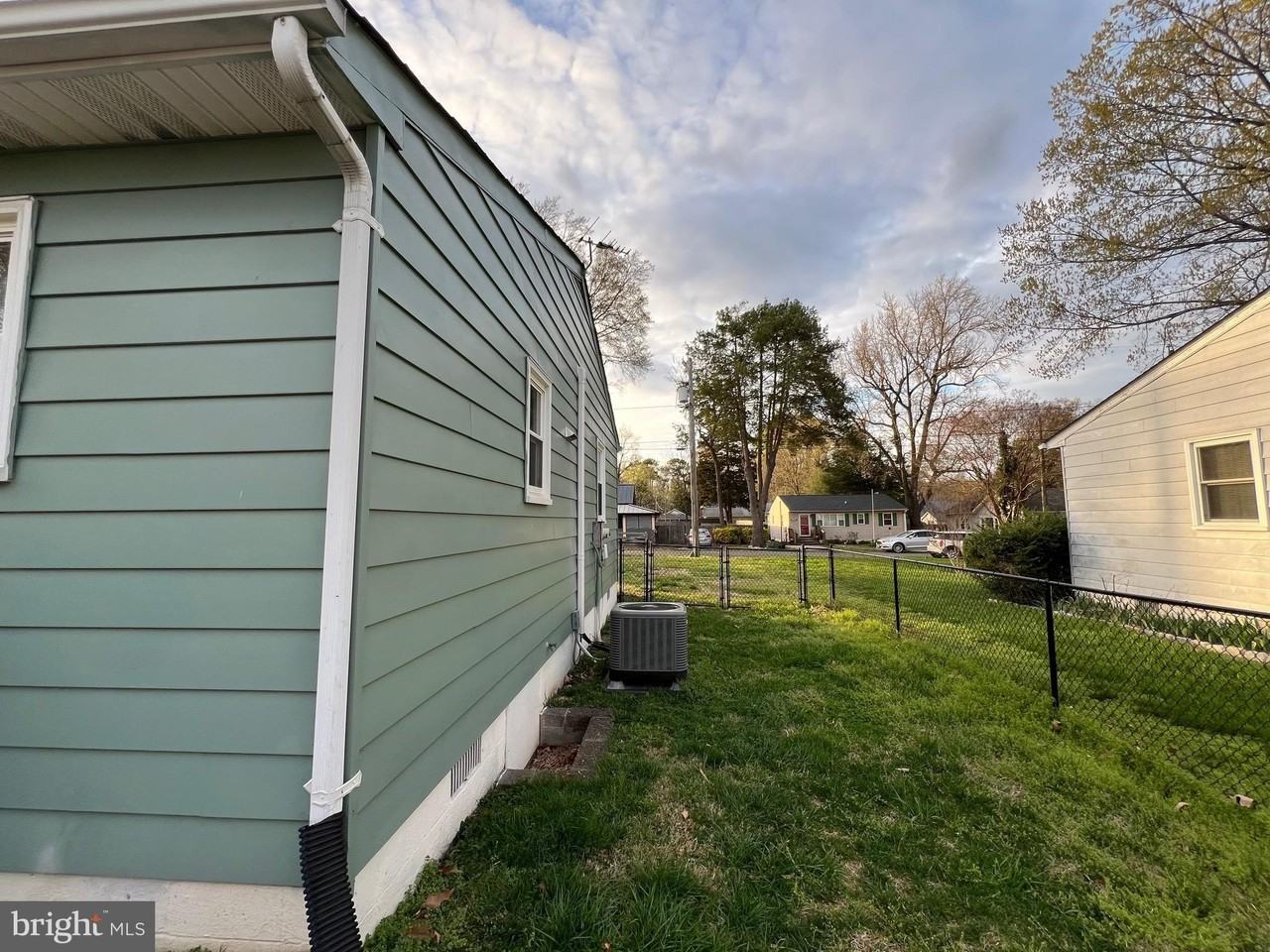 150 5th St - Photo 4 of 27