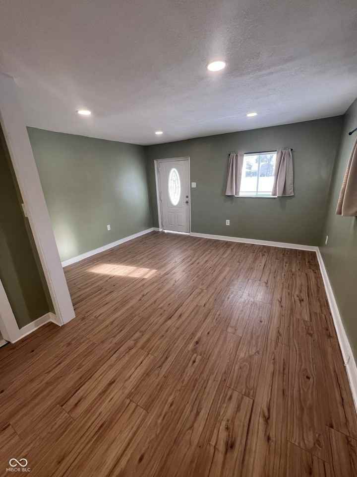 2530 N Temple Ave - Photo 4 of 10