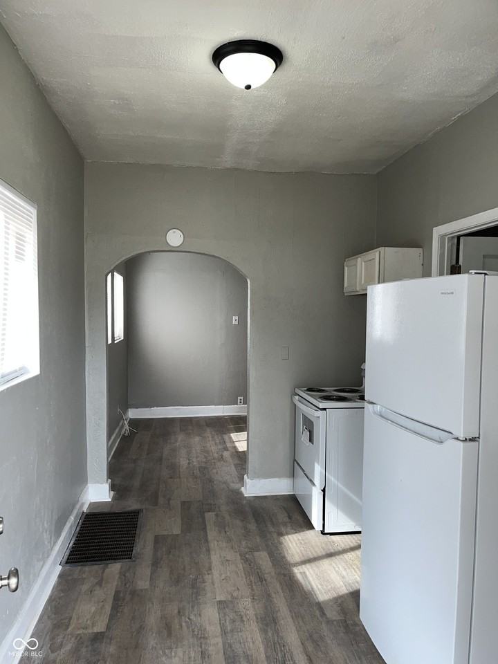 1538 N Grant Ave Unit A - Photo 3 of 8