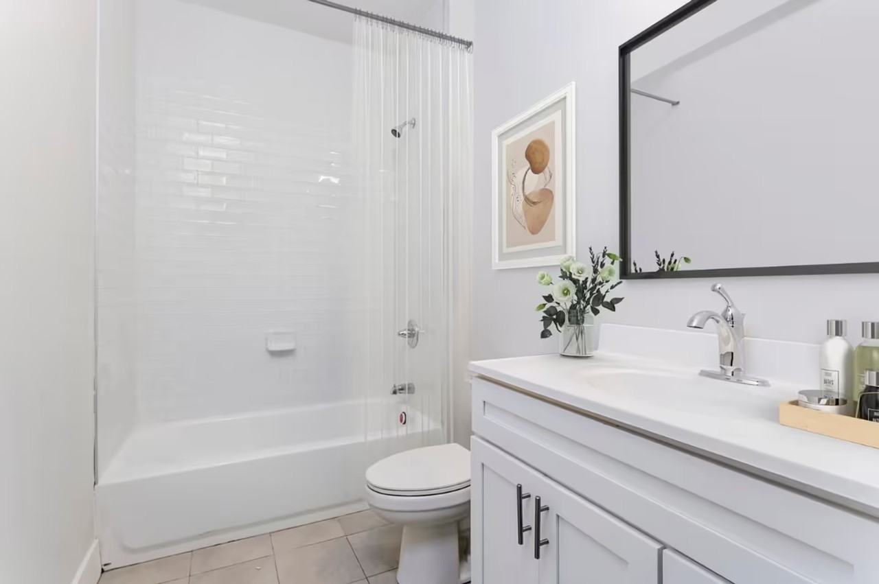 St James Apartments - Photo 6 of 17