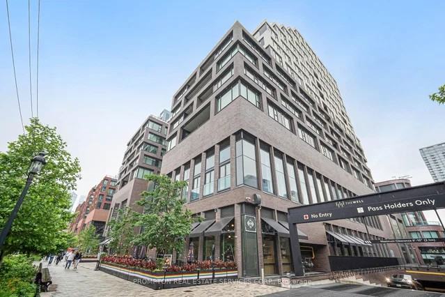 455 Wellington Street West