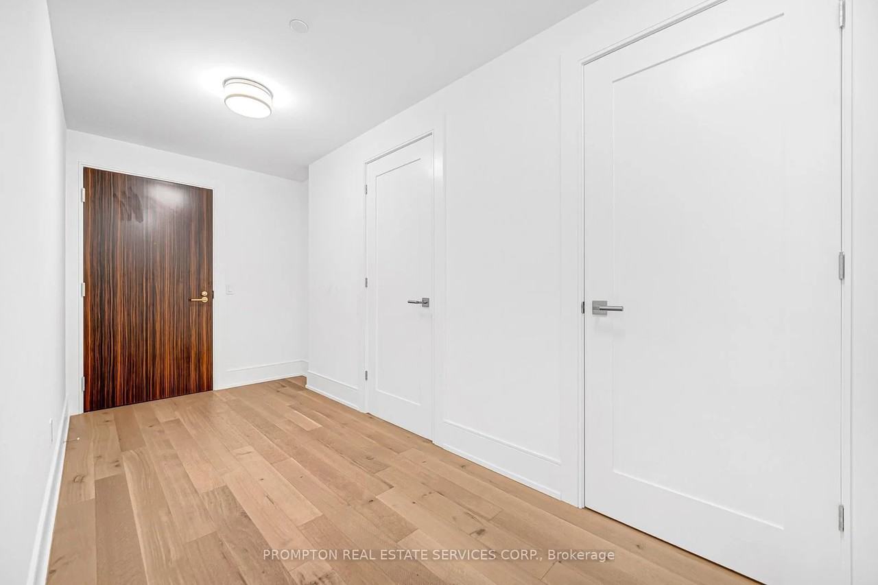 455 Wellington Street West - Photo 5