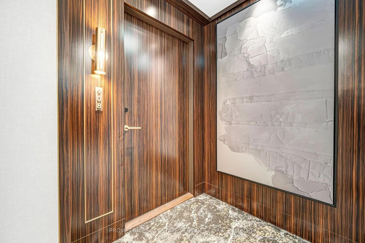 455 Wellington Street West - Photo 4