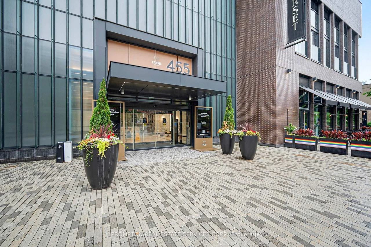 455 Wellington Street West - Photo 2