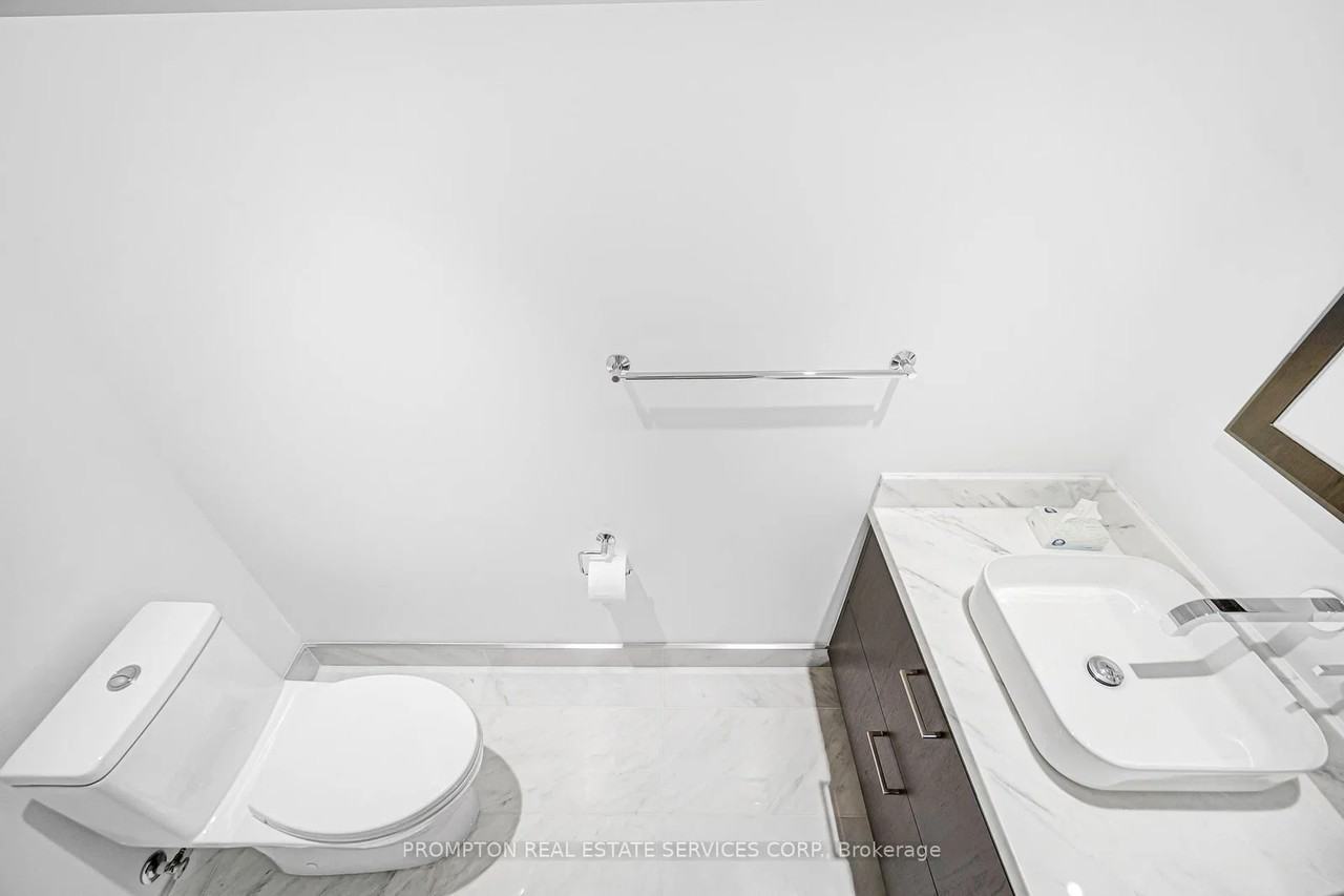 455 Wellington Street West - Photo 7