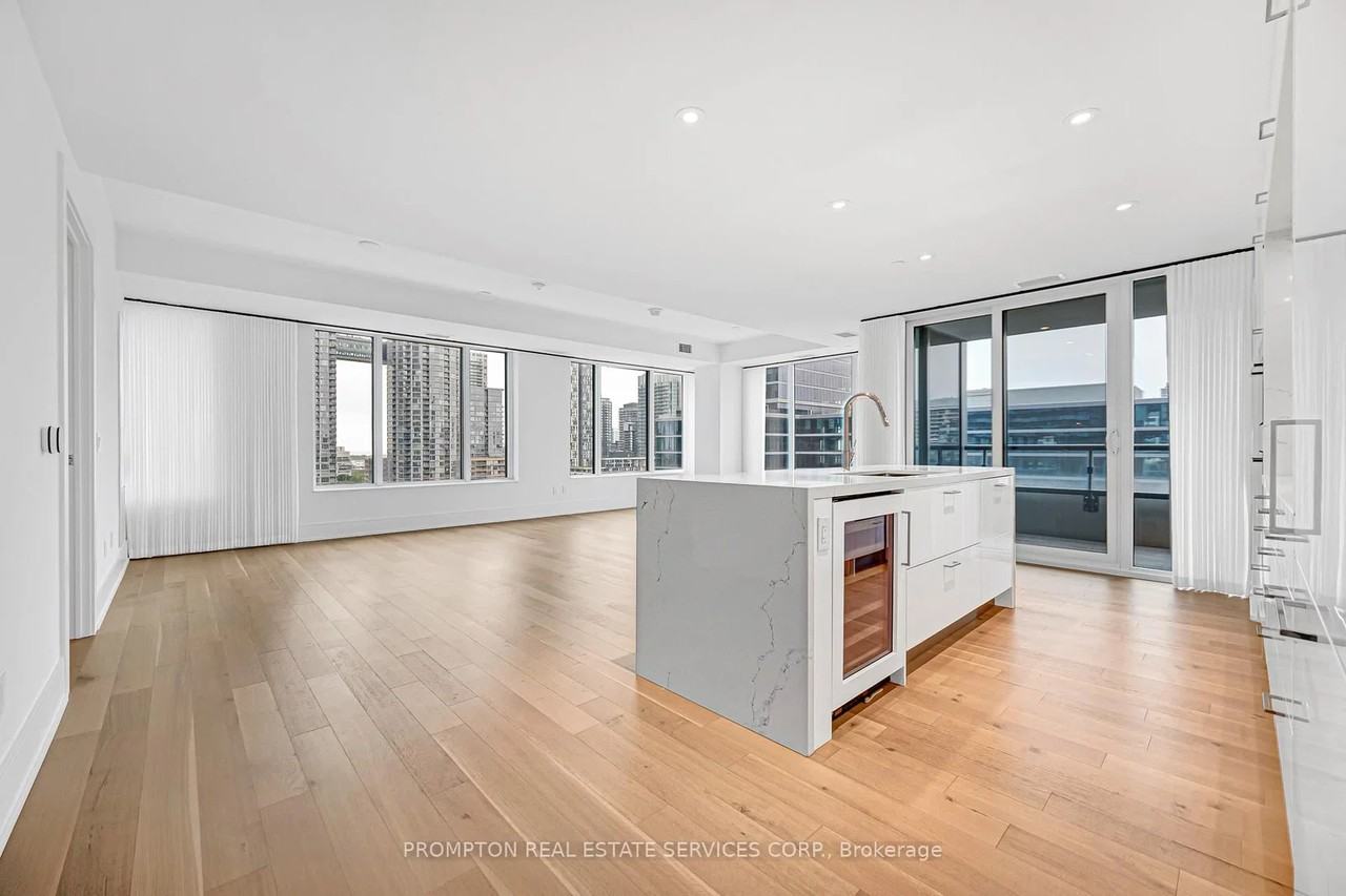 455 Wellington Street West - Photo 12