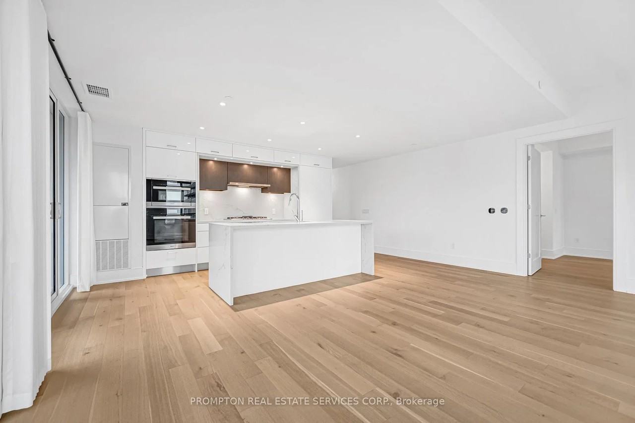 455 Wellington Street West - Photo 18