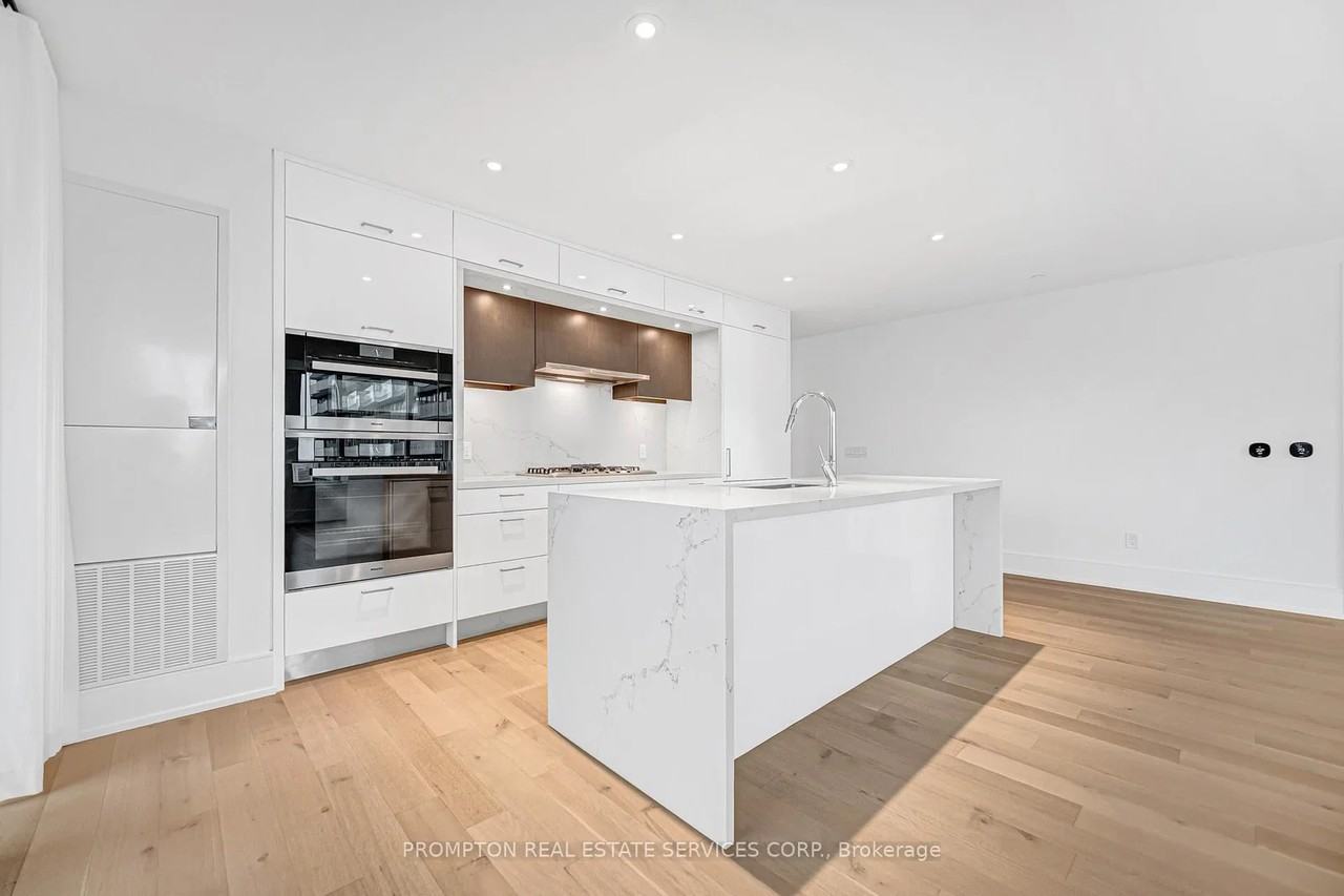 455 Wellington Street West - Photo 19