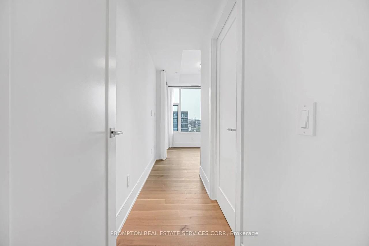 455 Wellington Street West - Photo 27