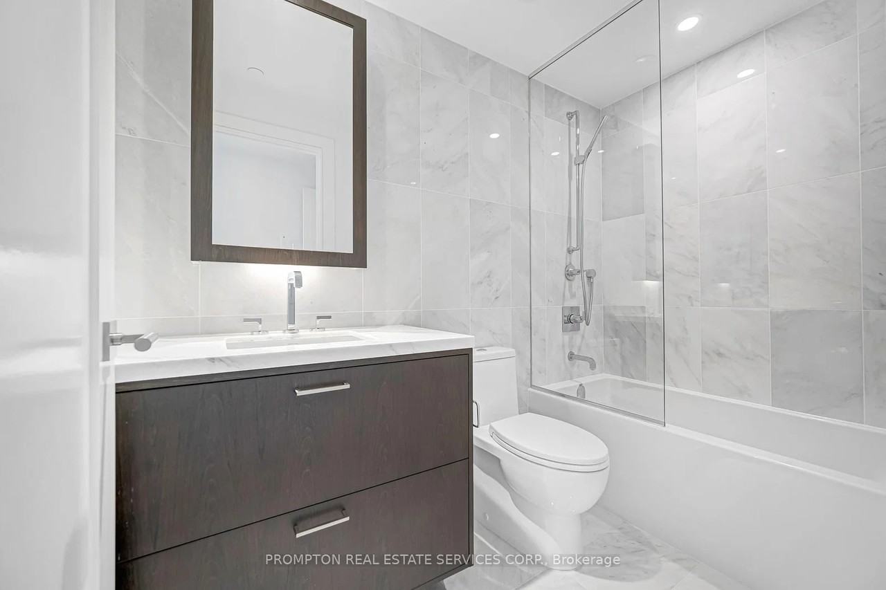 455 Wellington Street West - Photo 32