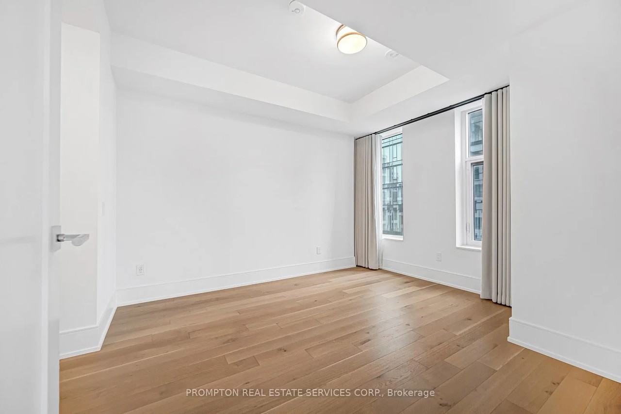 455 Wellington Street West - Photo 34