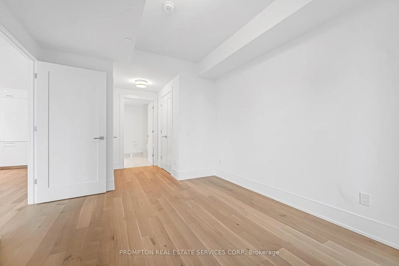 455 Wellington Street West - Photo 35