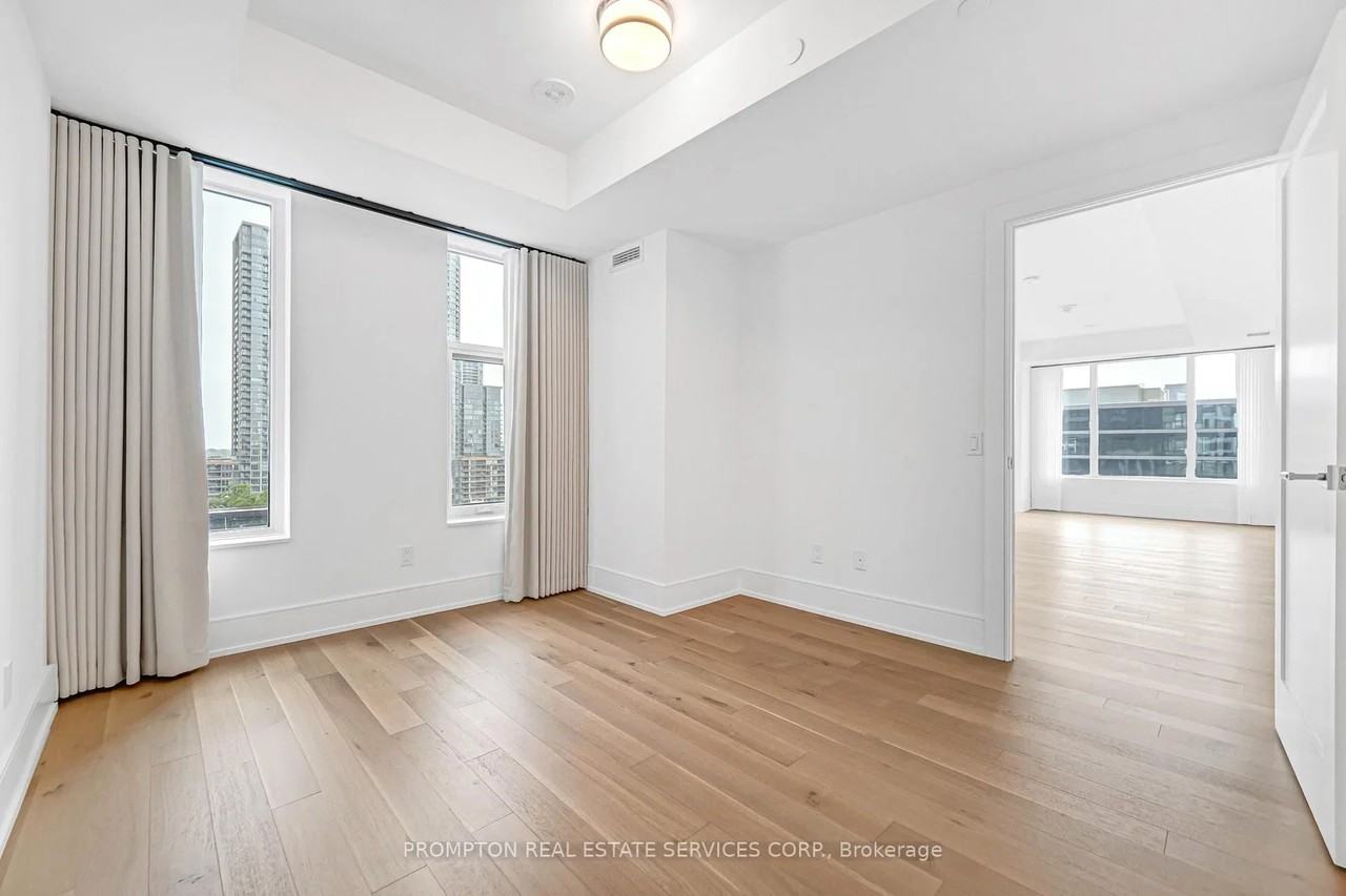 455 Wellington Street West - Photo 38