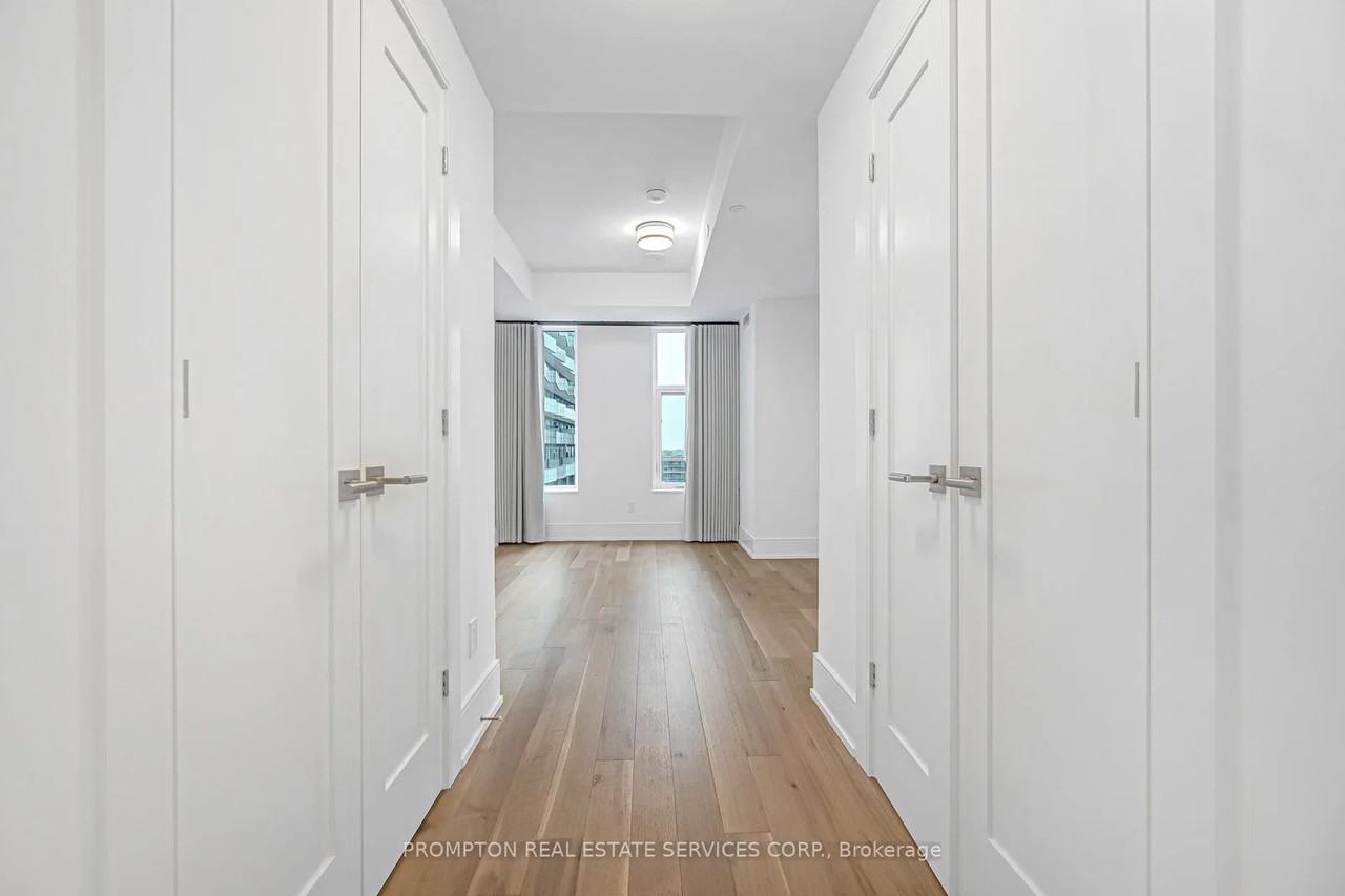 455 Wellington Street West - Photo 40