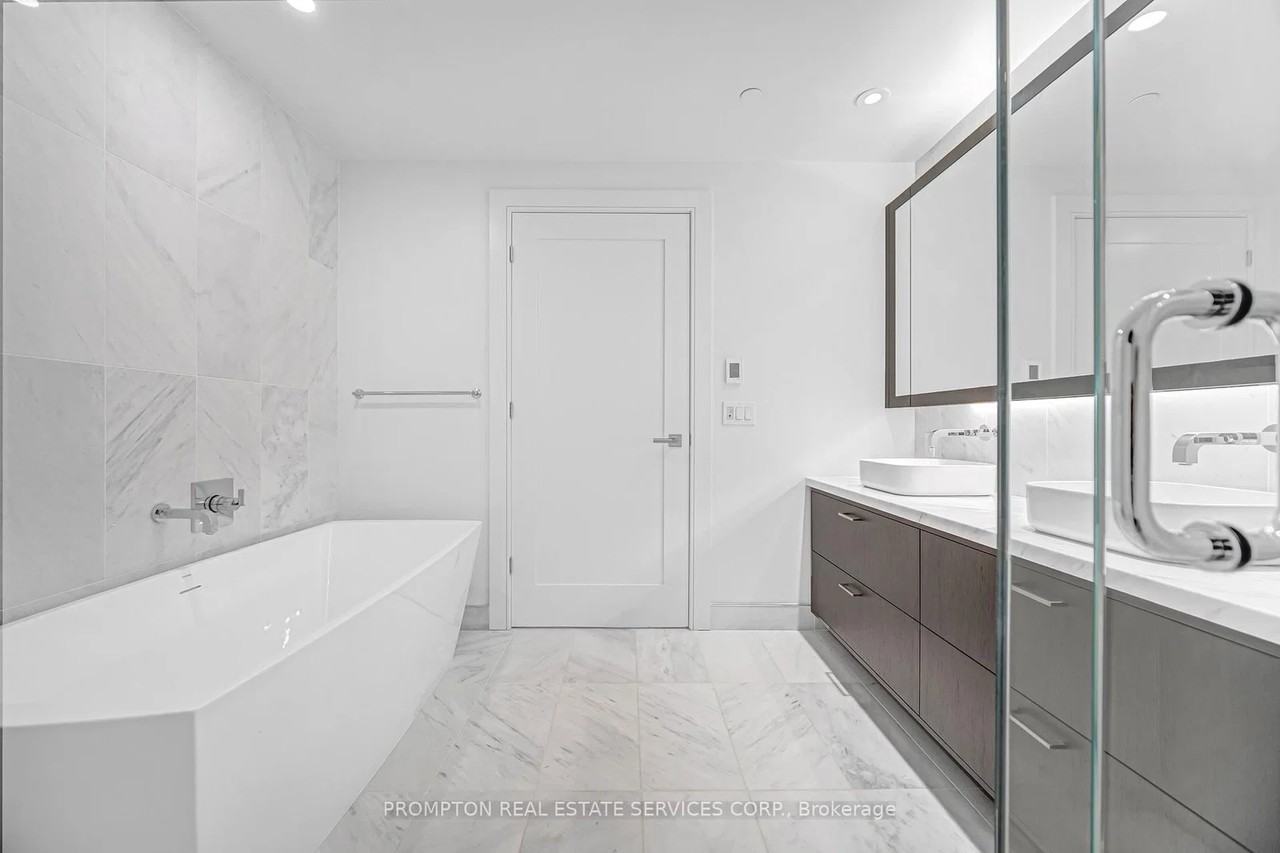 455 Wellington Street West - Photo 45