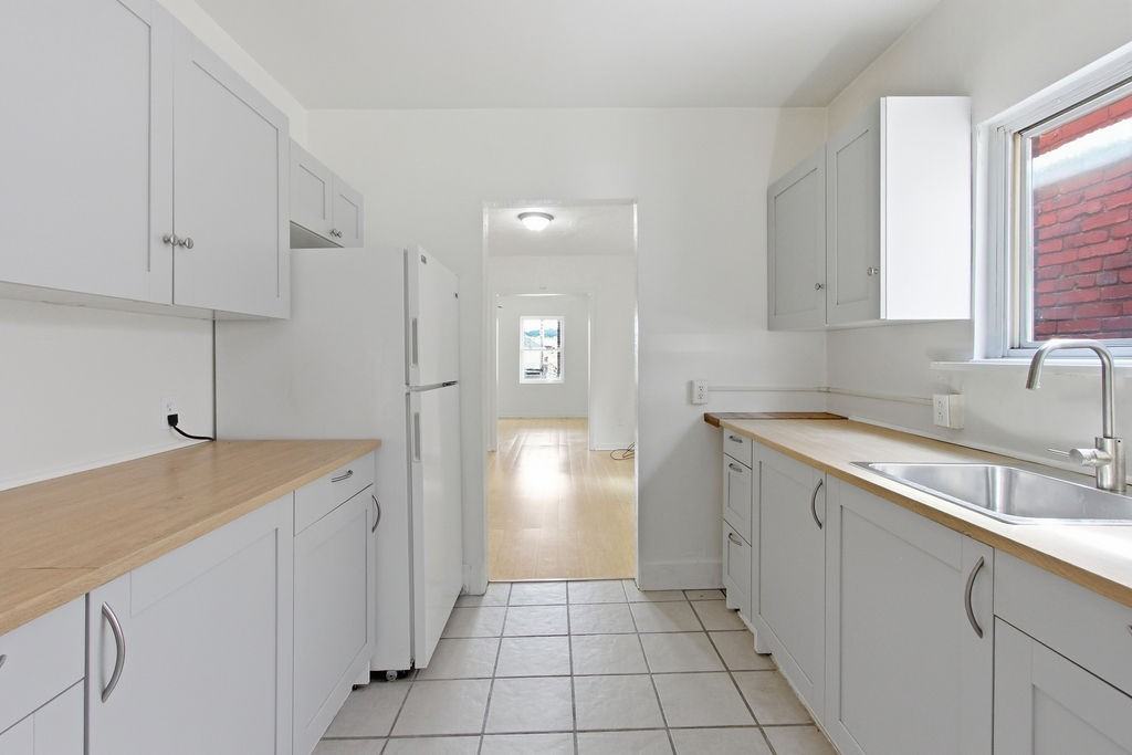 545 6th St #2 - Photo 5 of 13