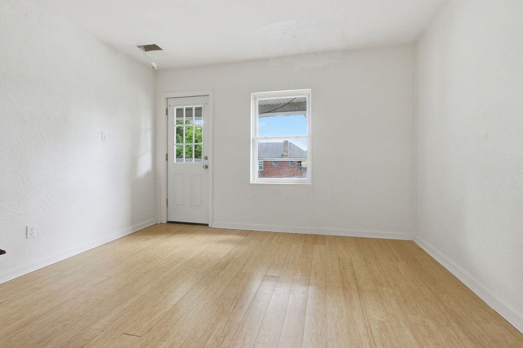 545 6th St #2 - Photo 7 of 13