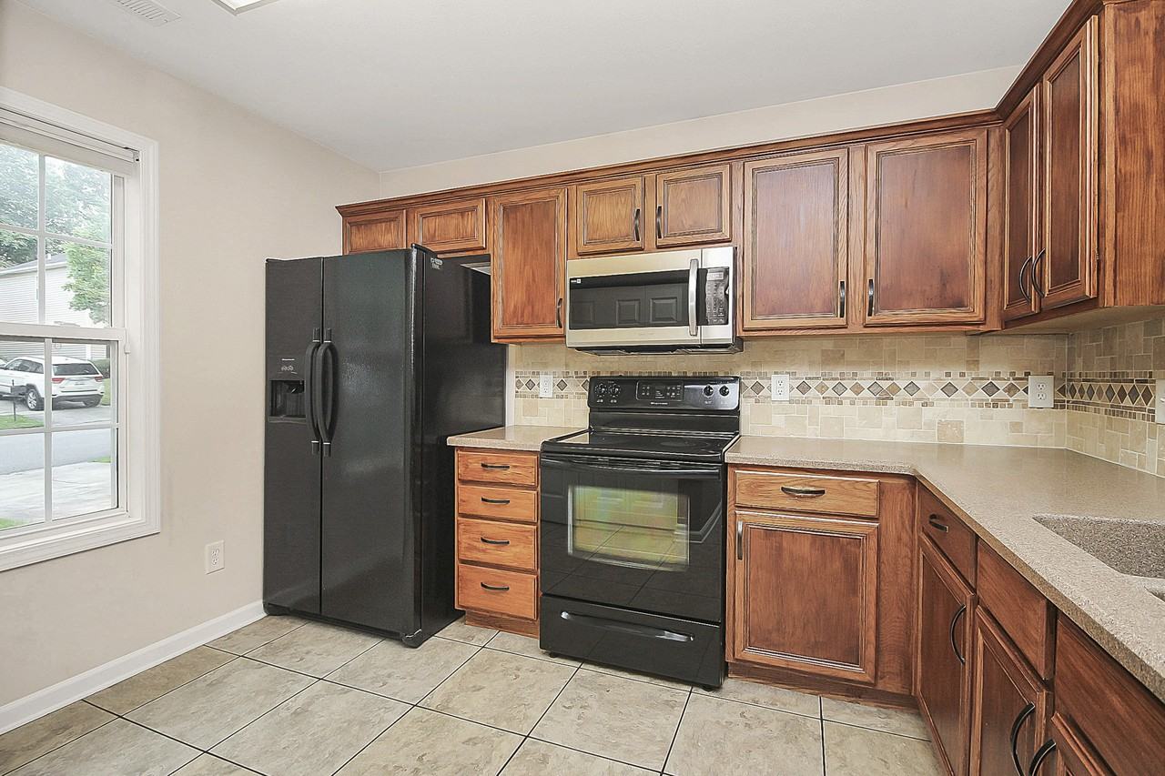 5227 Silabert Ave #1 - Photo 6 of 34