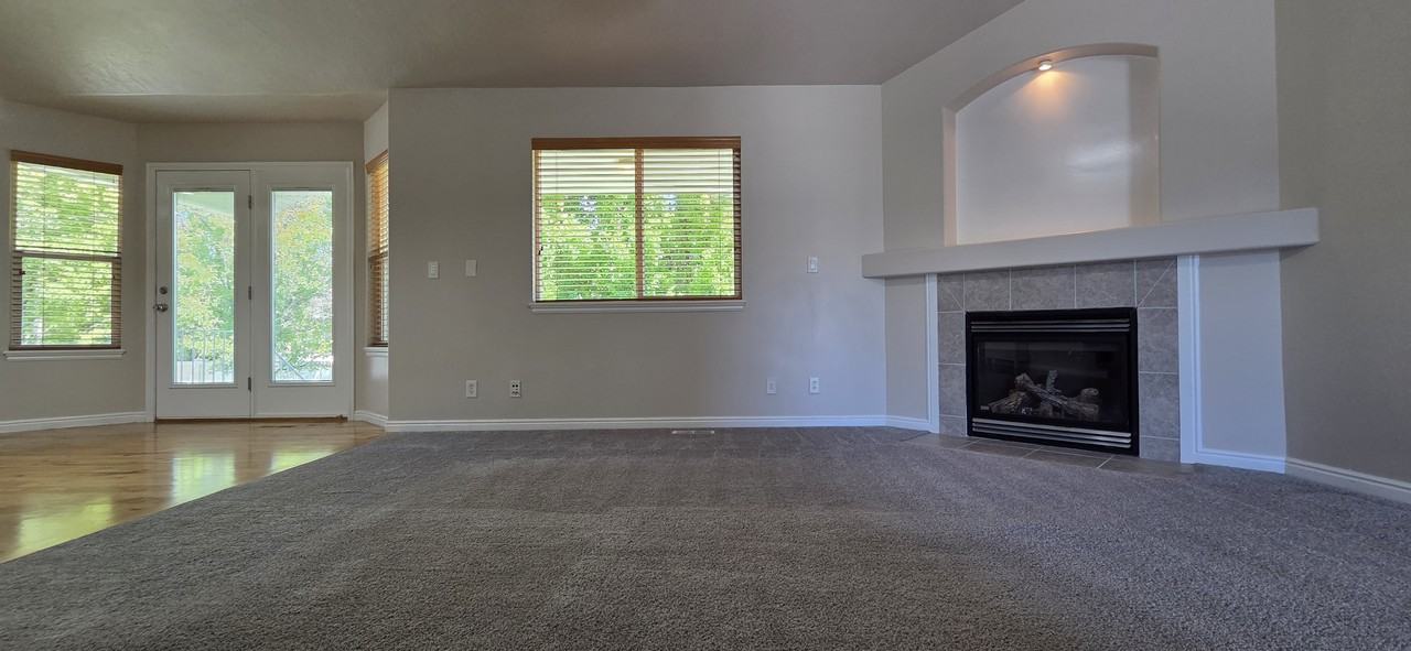 11621 S Summer Stone Dr #1 - Photo 3 of 18