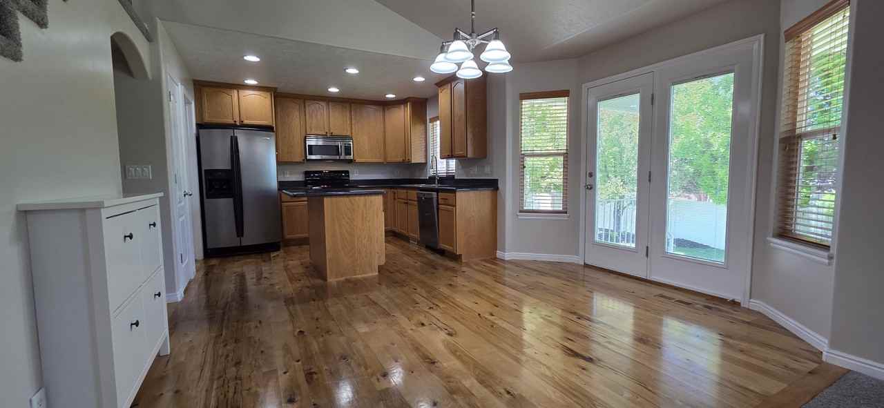 11621 S Summer Stone Dr #1 - Photo 4 of 18