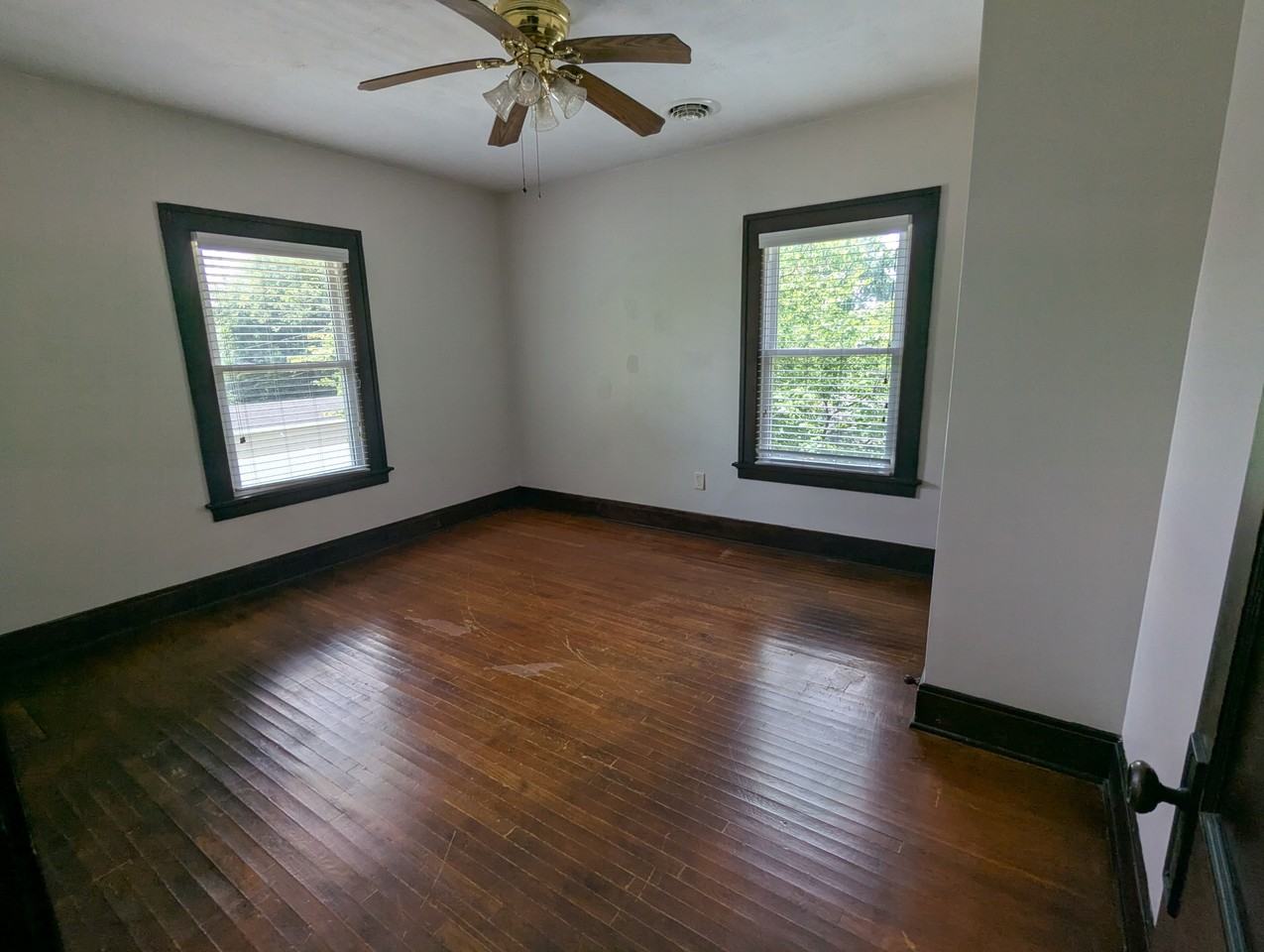 308 Stanley St #3 - Photo 6 of 9