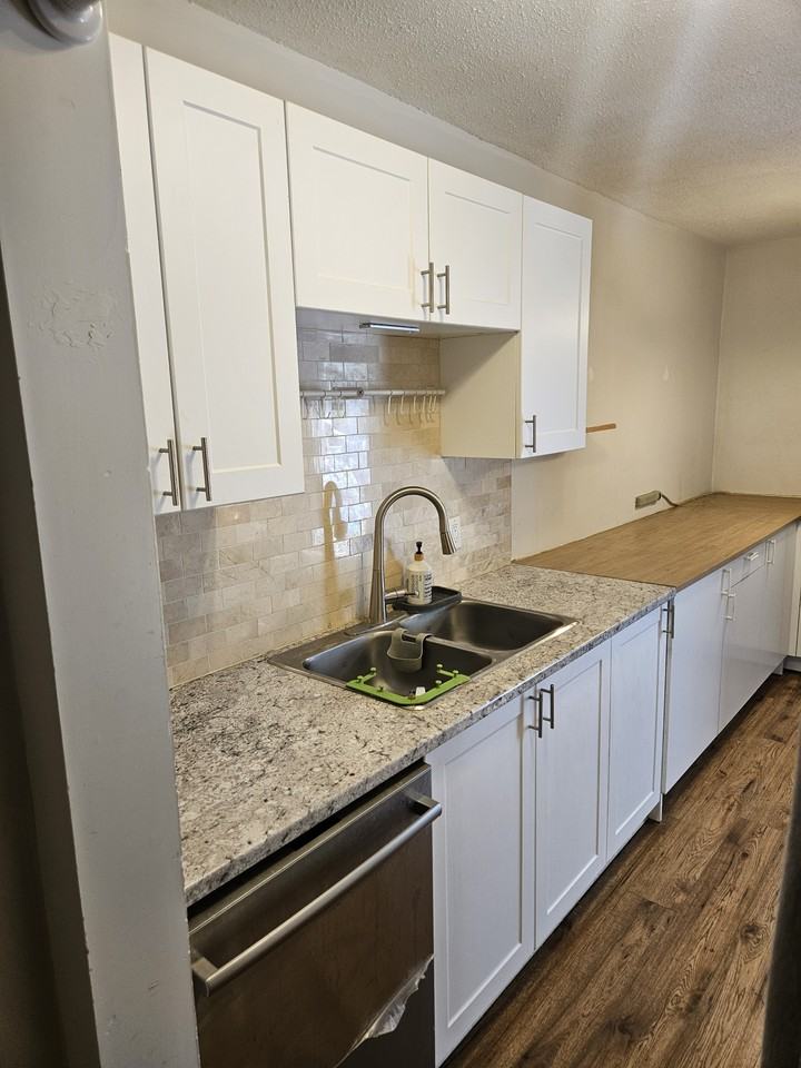 4220 Castle Rd #H - Photo 7 of 12