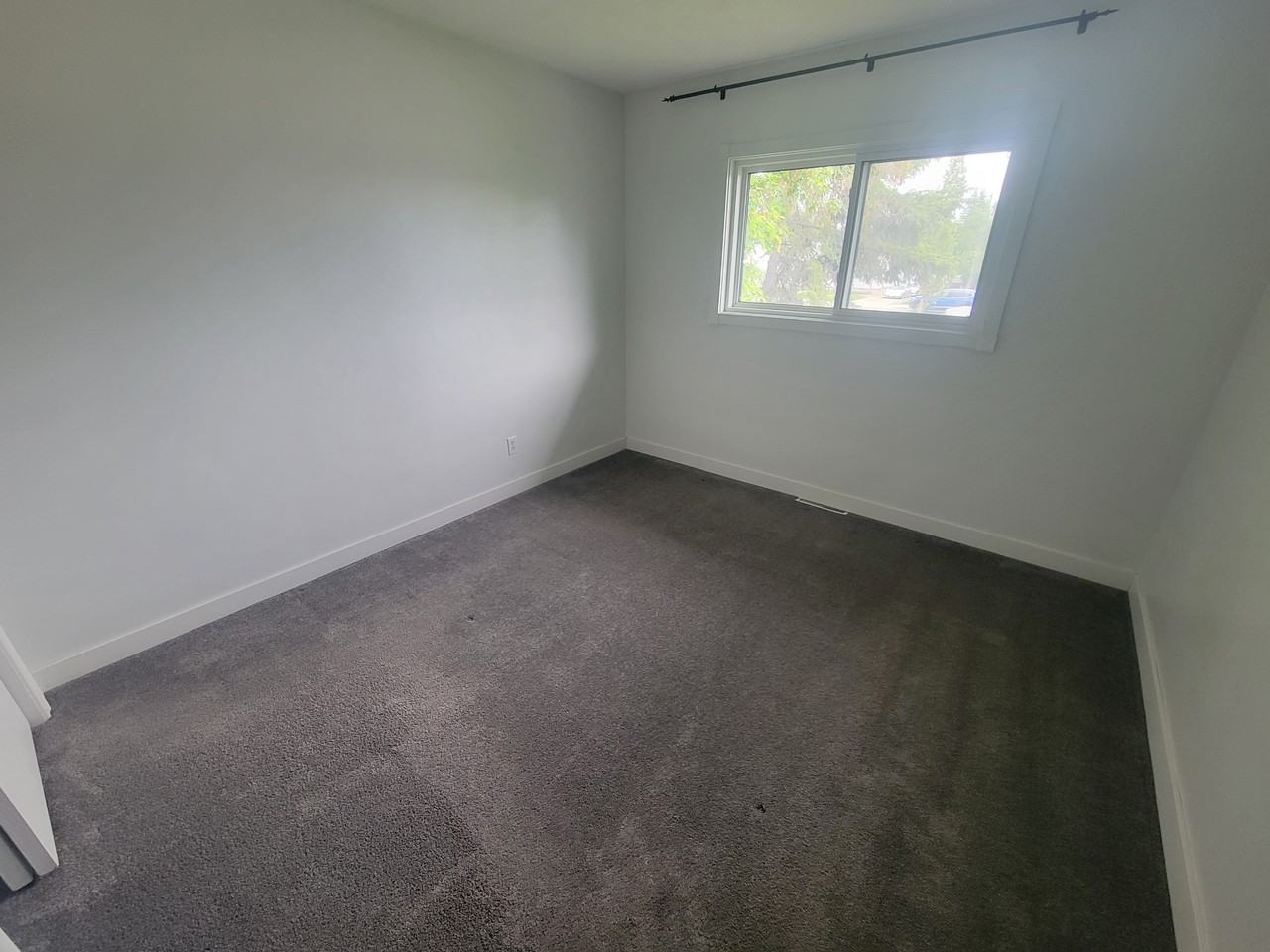 9620 75 Street Northwest- Main #MAIN - Photo 6 of 11