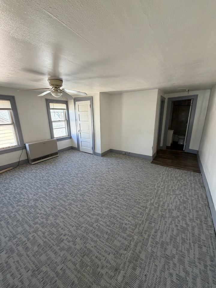 411 Jackson Ave #3N - Photo 2 of 9