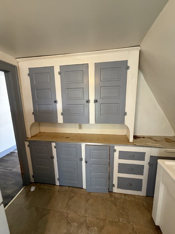411 Jackson Ave #3N - Photo 5 of 9