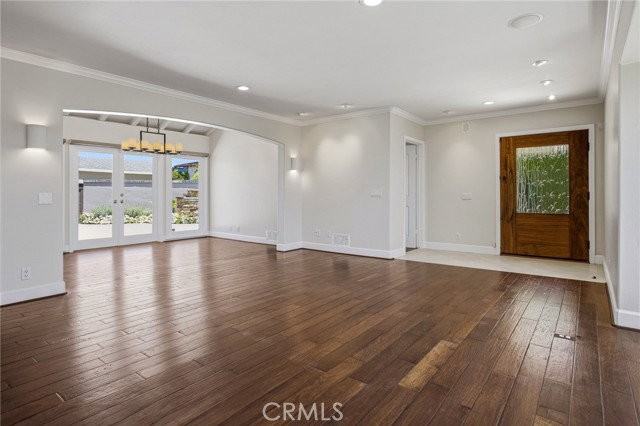 1840 Temple Hills Dr - Photo 4 of 6