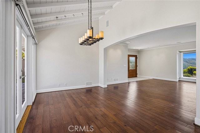 1840 Temple Hills Dr - Photo 6 of 6