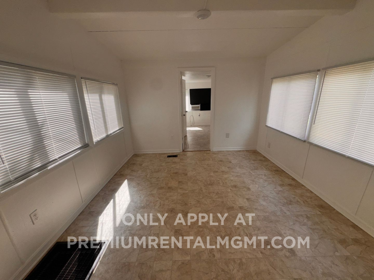 1137 S Christiana Ave - Photo 6 of 11