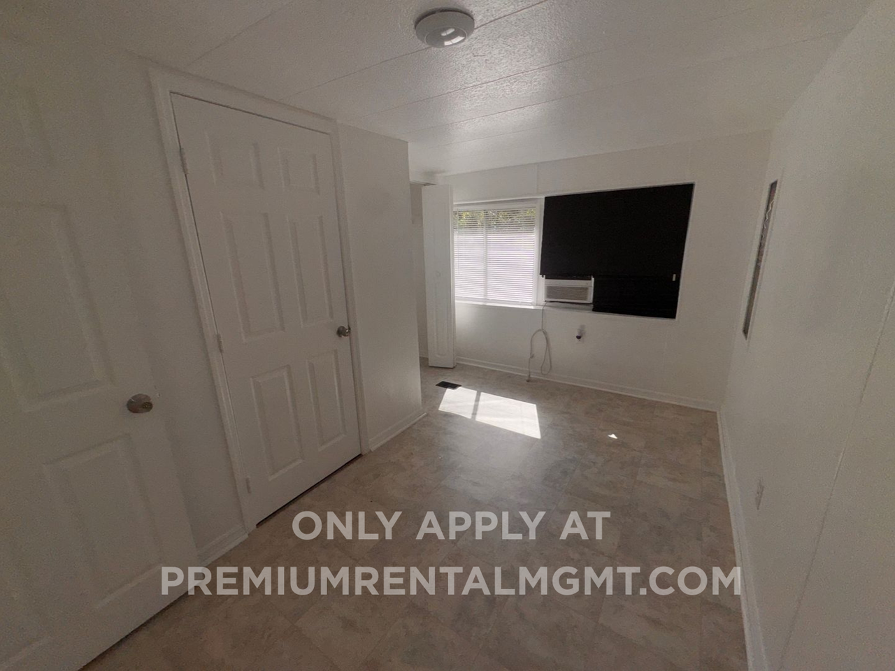 1137 S Christiana Ave - Photo 5 of 11