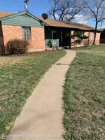 featured image of 2811 Duncan Dr #1