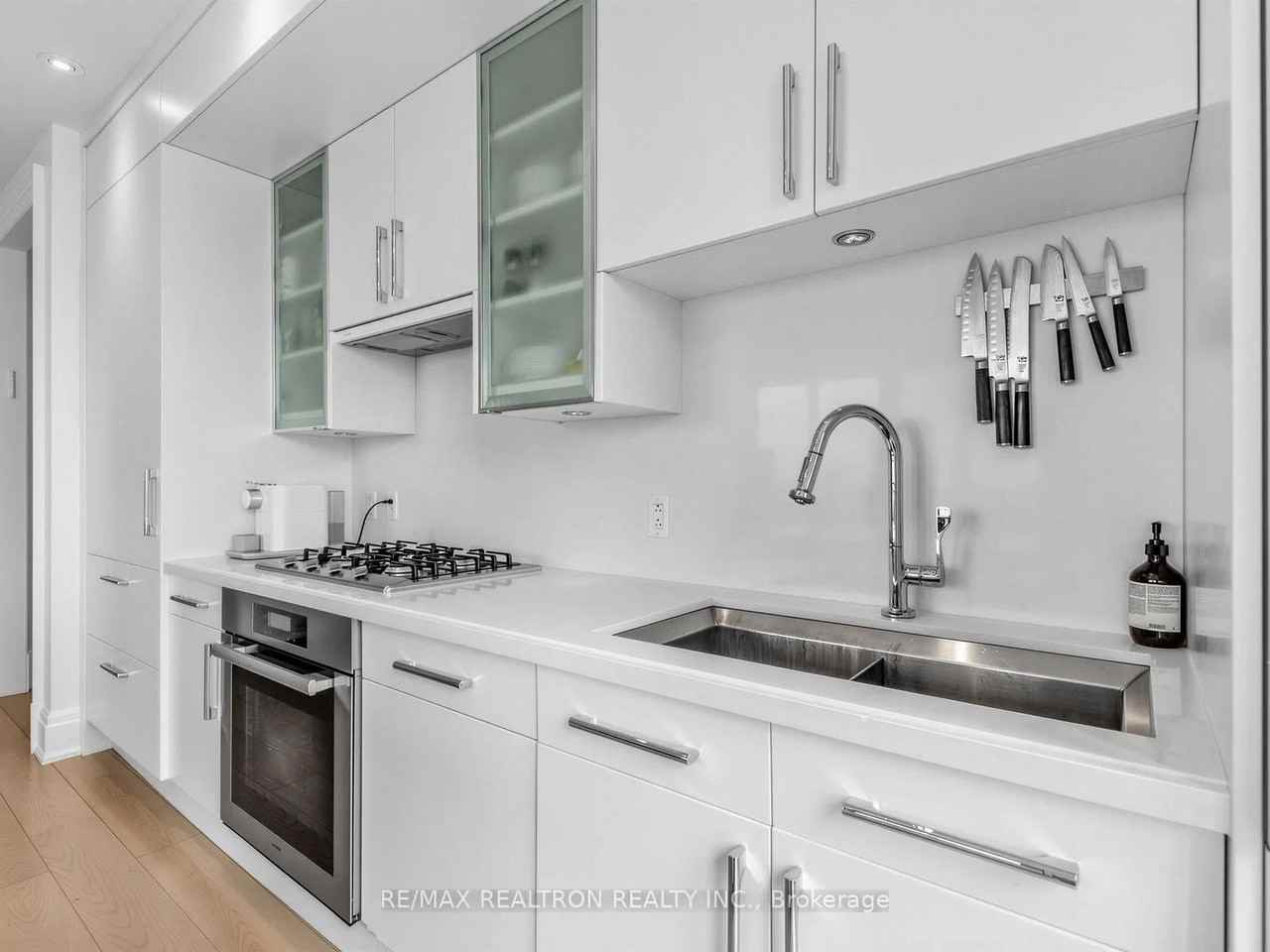 55 Scollard Street - Photo 4 of 28