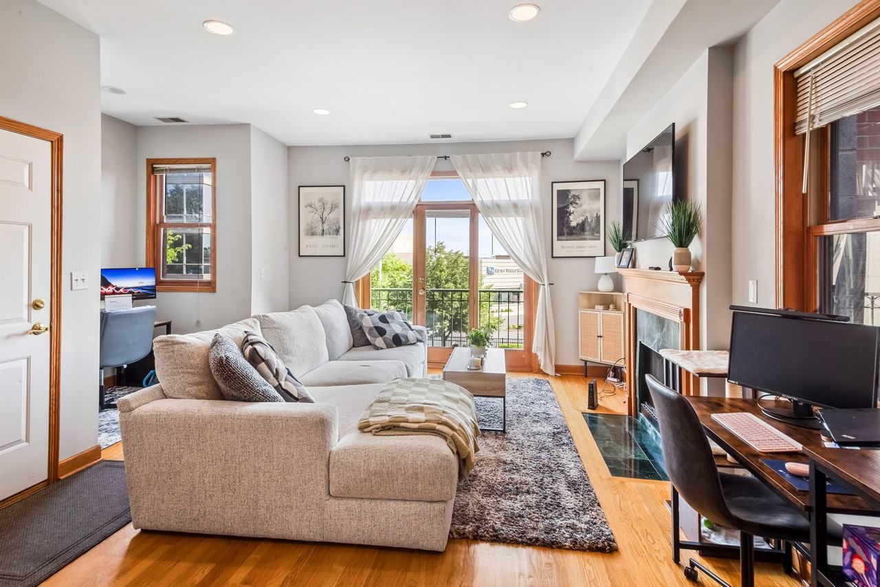 1954 W Diversey Pkwy #3W - Photo 6 of 18