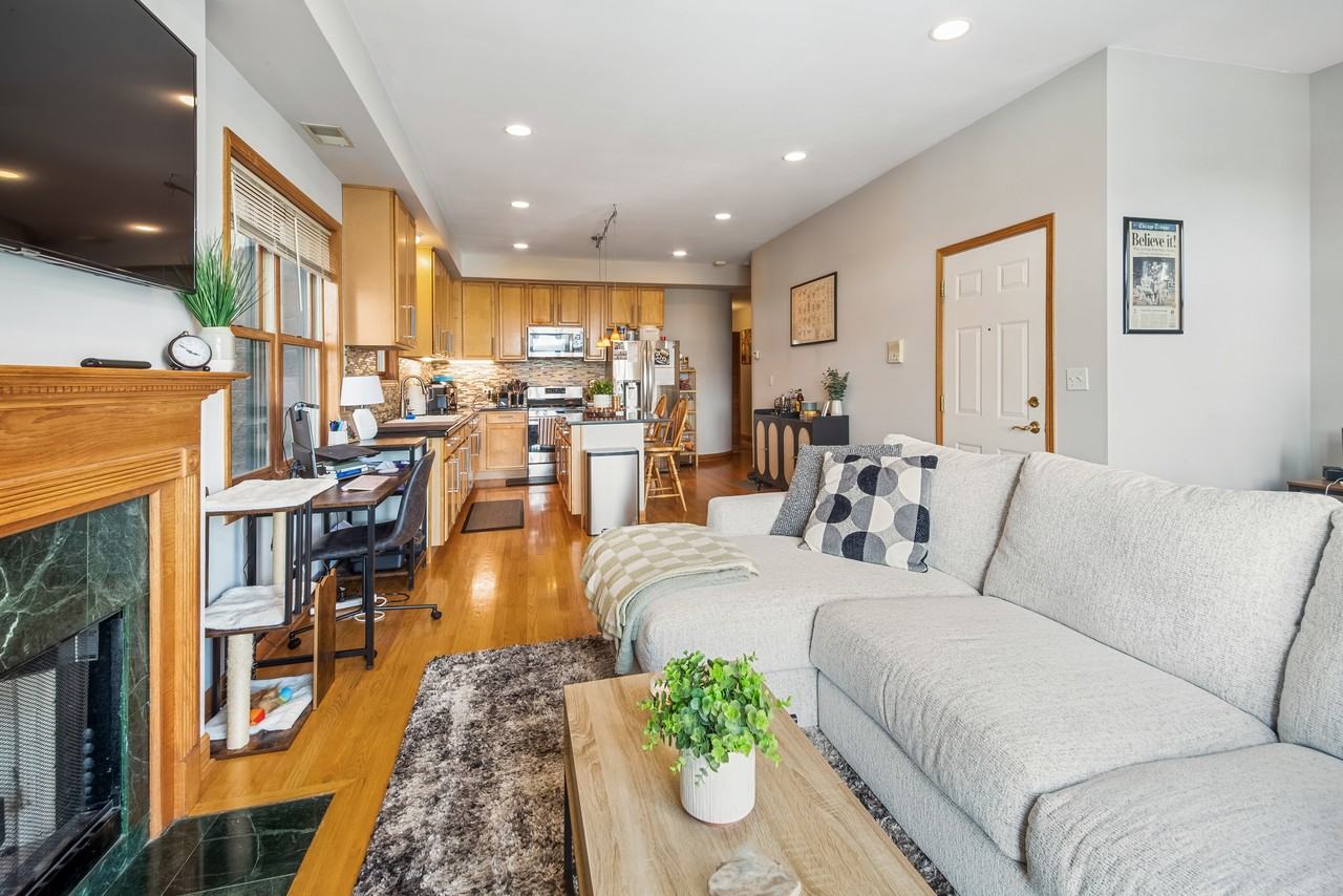 1954 W Diversey Pkwy #3W - Photo 7 of 18