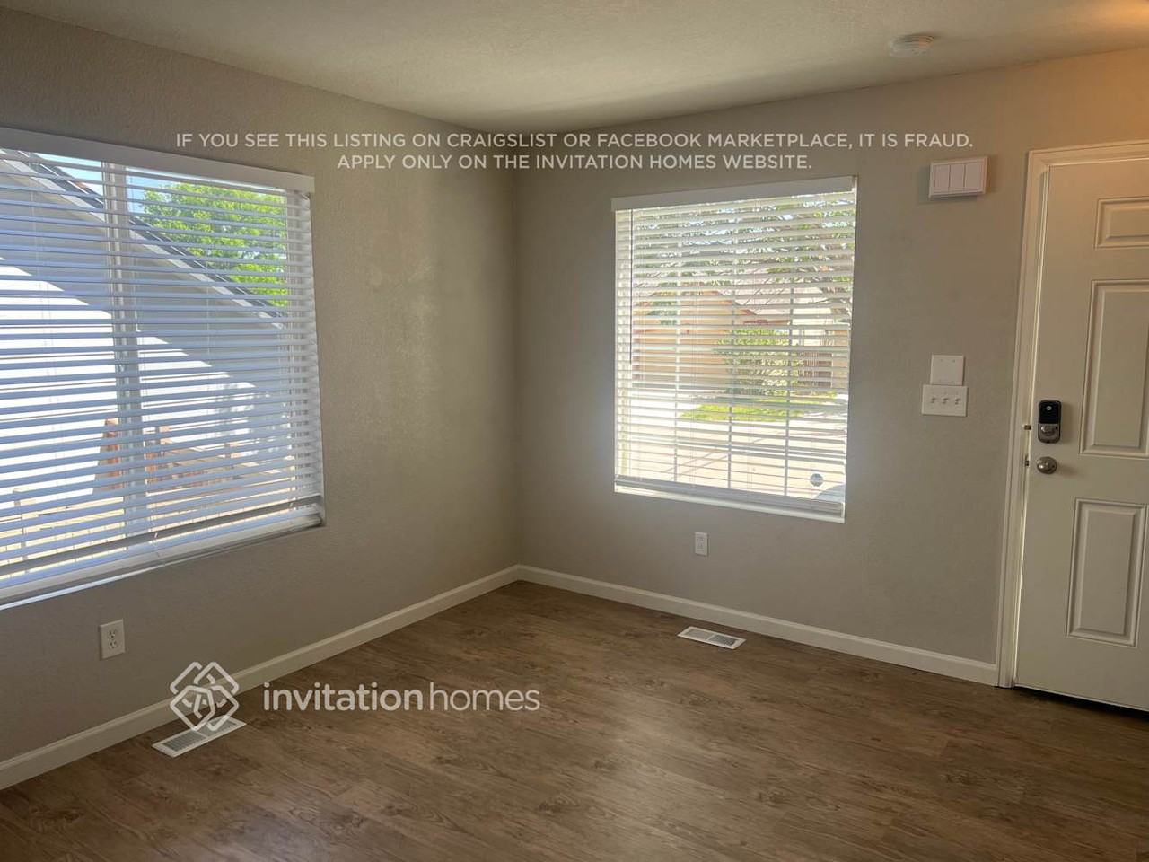 3289 Blue Grass Cir - Photo 2 of 12