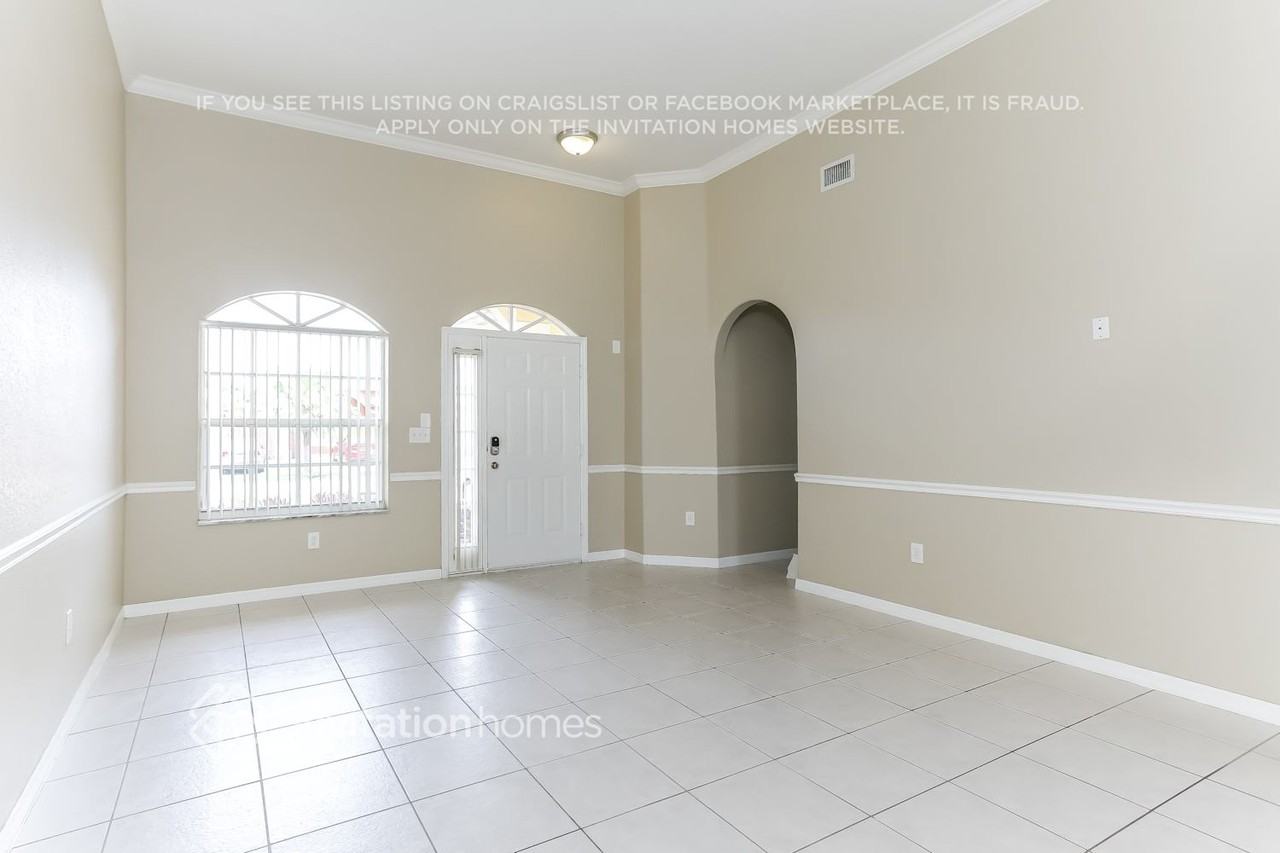 16960 Sw 141st Ave - Photo 3 of 18