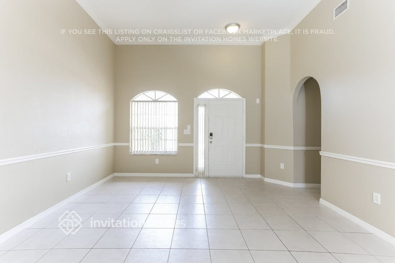 16960 Sw 141st Ave - Photo 4 of 18