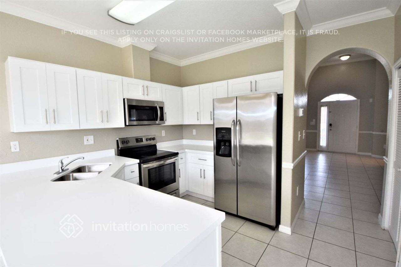 16960 Sw 141st Ave - Photo 6 of 18