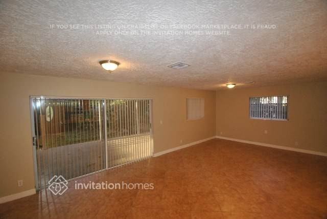 1612 Nw 5th St - Photo 2 of 10