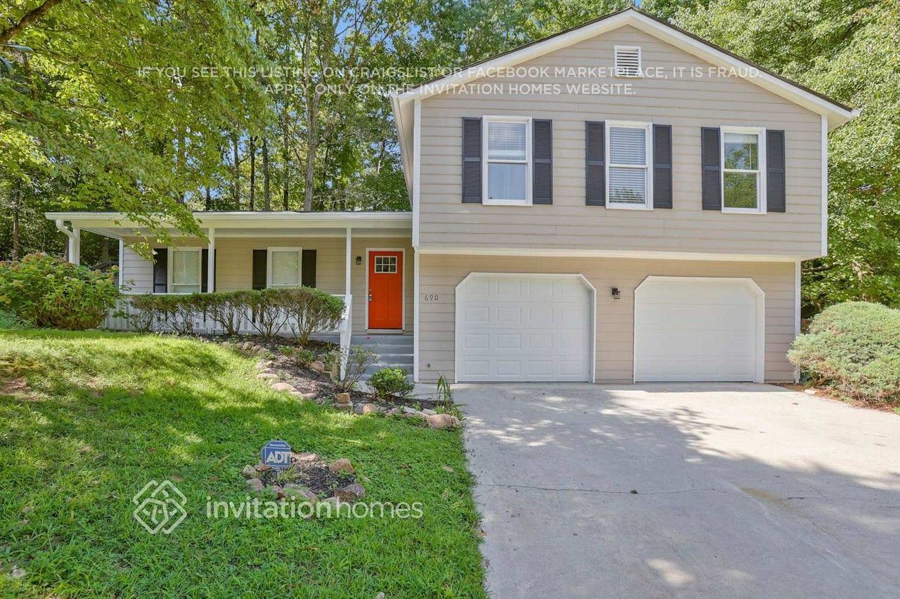690 Greenhedge Dr - Photo 2 of 26