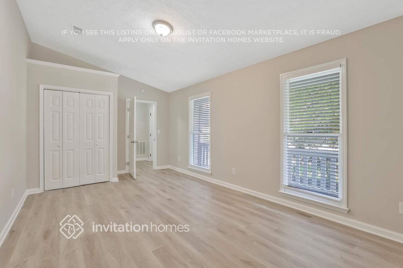 690 Greenhedge Dr - Photo 5 of 26