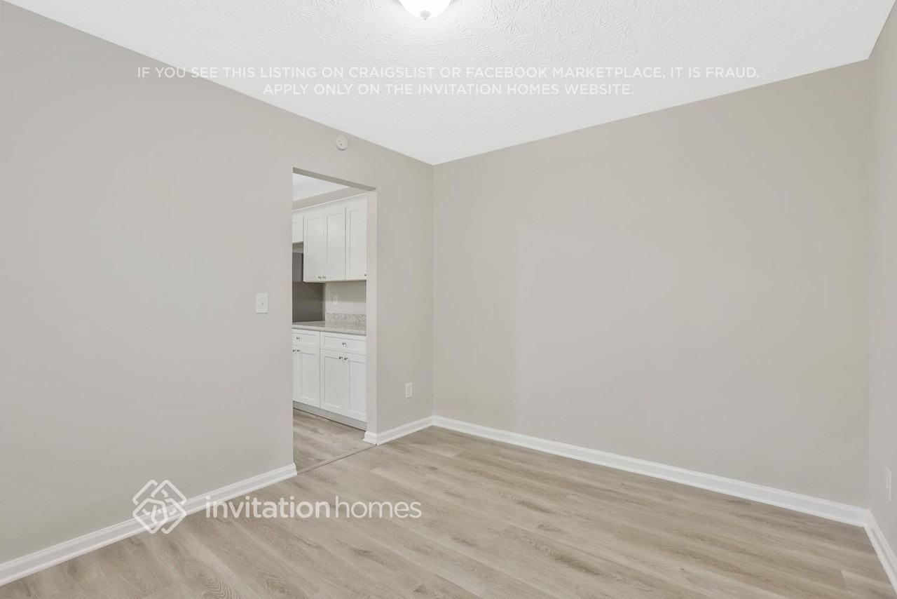 690 Greenhedge Dr - Photo 6 of 24