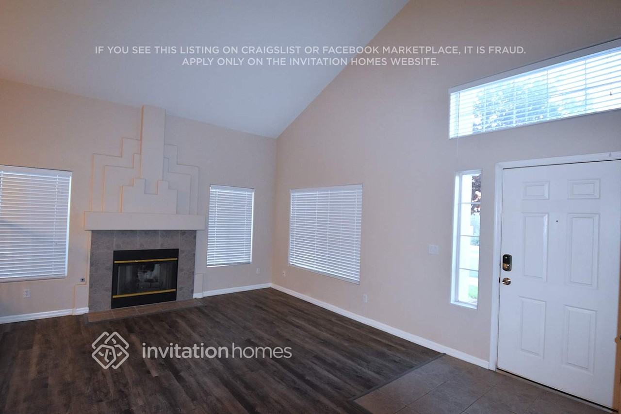 7805 Robinglen Ave - Photo 2 of 15