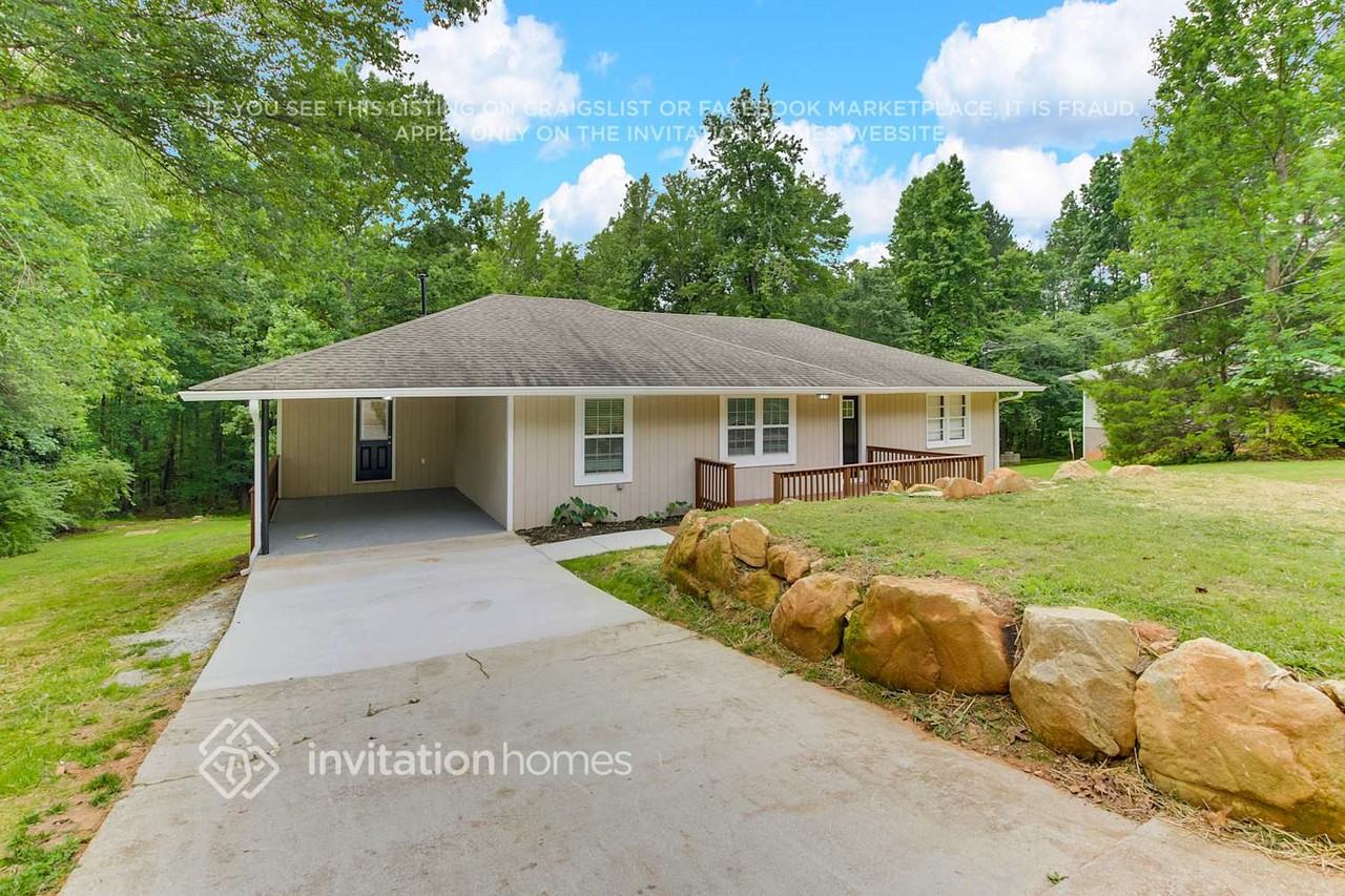 2976 Flowers Dr - Photo 3 of 26